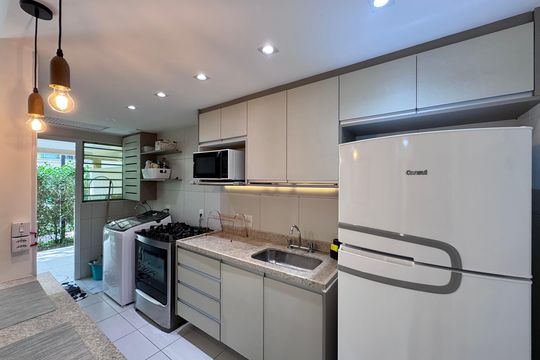 Cozinha de apartamento à venda com 2 quartos, 100m² em Recreio dos Bandeirantes, Rio de Janeiro
