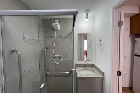 Banheiro de kitnet/studio à venda com 1 quarto, 25m² em Butantã, São Paulo