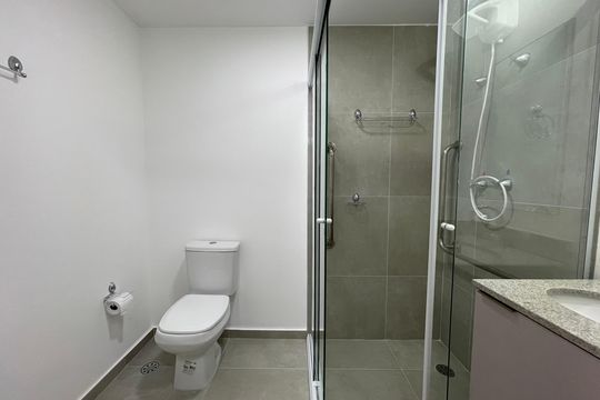 Banheiro de kitnet/studio à venda com 1 quarto, 25m² em Butantã, São Paulo