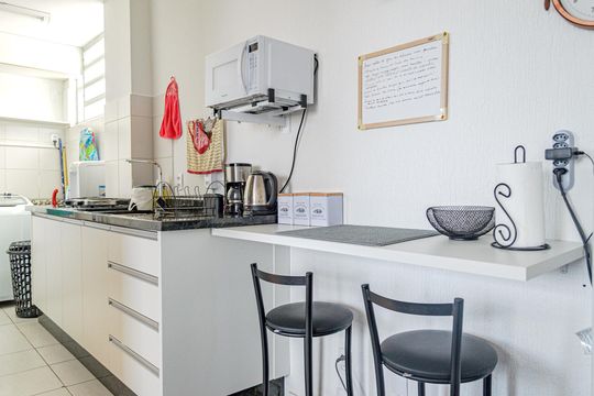 Cozinha de apartamento para alugar com 1 quarto, 56m² em Centro, Florianópolis