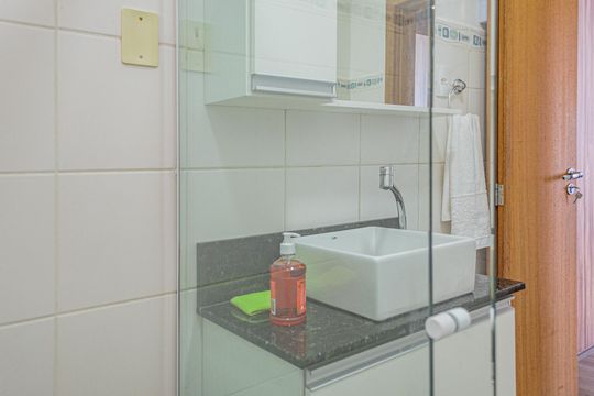 Banheiro de apartamento para alugar com 1 quarto, 56m² em Centro, Florianópolis