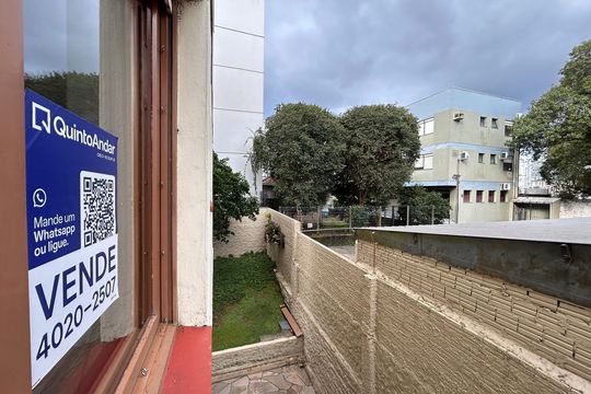 Placa de apartamento à venda com 2 quartos, 68m² em Rio Branco, Novo Hamburgo