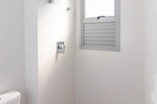 Banheiro da Suíte 1 de apartamento à venda com 2 quartos, 61m² em Santa Efigênia, Belo Horizonte