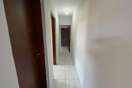 Corredor de apartamento para alugar com 2 quartos, 64m² em Parque Flamengo, Guarulhos
