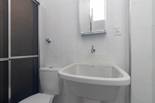 Banheiro de kitnet/studio para alugar com 1 quarto, 24m² em Campos Elíseos, São Paulo