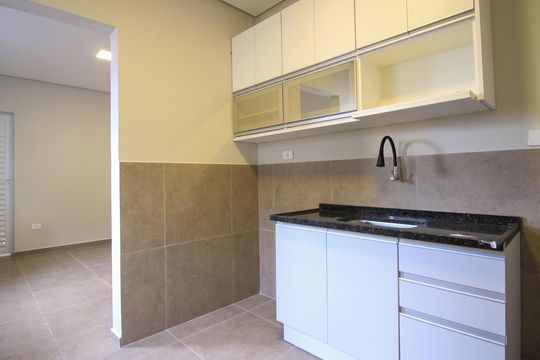 Cozinha de casa de condomínio para alugar com 1 quarto, 45m² em Vila Bela, São Paulo