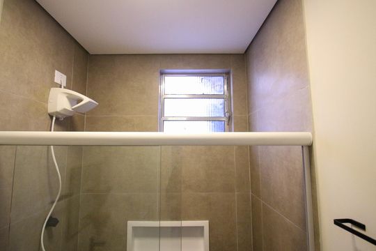 Banheiro de casa de condomínio para alugar com 1 quarto, 45m² em Vila Bela, São Paulo