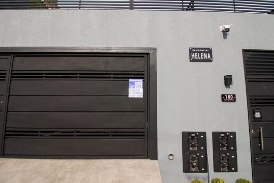 Fachada + Placa de casa de condomínio para alugar com 1 quarto, 40m² em Vila Bela, São Paulo
