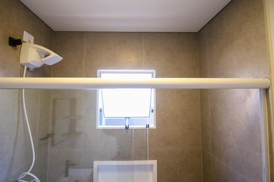 Banheiro de casa de condomínio para alugar com 1 quarto, 40m² em Vila Bela, São Paulo