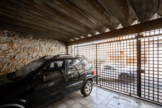 Garagem de casa à venda com 3 quartos, 400m² em Cangaiba, São Paulo