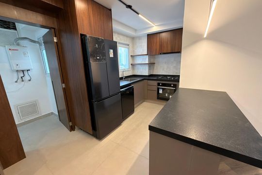 Cozinha de apartamento para alugar com 3 quartos, 138m² em Jardim Caravelas, São Paulo