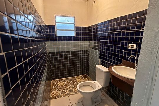 Banheiro de casa para alugar com 2 quartos, 50m² em Granja Viana, Cotia