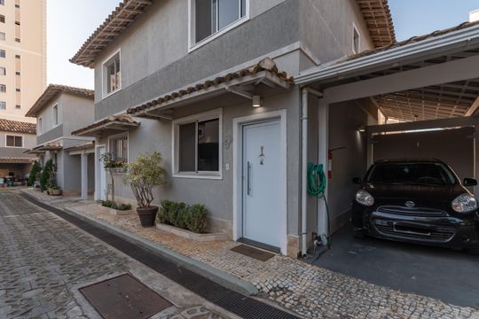 Fachada de casa de condomínio à venda com 2 quartos, 72m² em Castelo, Belo Horizonte