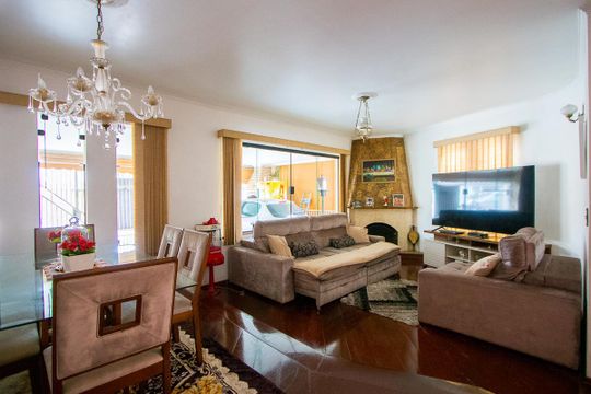Casa para alugar com 3 quartos, 200m² em Pinheirinho, Santo André