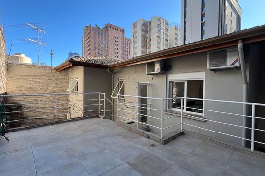 Terraço de casa à venda com 3 quartos, 160m² em Jardim Paulista, São Paulo