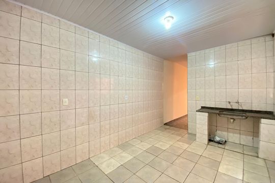 Cozinha de casa para alugar com 1 quarto, 60m² em Jardim Vila Galvao, Guarulhos