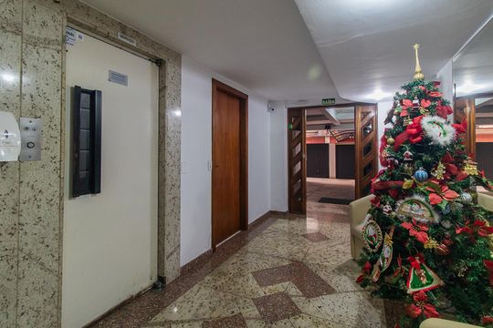 Hall social de kitnet/studio à venda com 1 quarto, 26m² em Centro Histórico, Porto Alegre