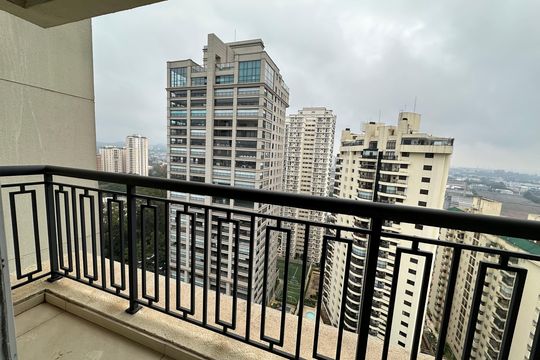 Sacada de apartamento à venda com 3 quartos, 215m² em Alphaville Industrial, Barueri