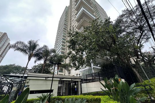 Fachada e portaria de apartamento à venda com 3 quartos, 215m² em Alphaville Industrial, Barueri