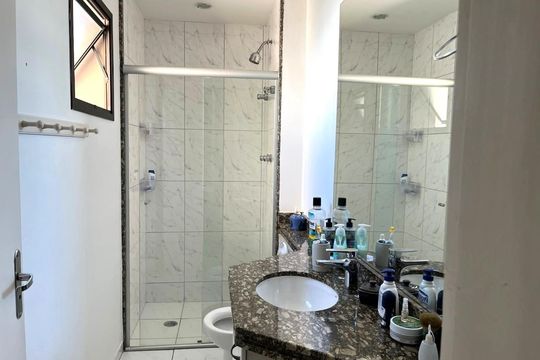 Banheiro de apartamento à venda com 3 quartos, 120m² em Jardim Monte Kemel, São Paulo