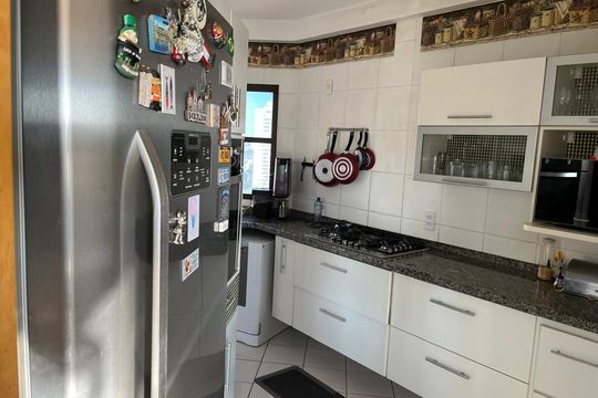 Cozinha de apartamento à venda com 3 quartos, 120m² em Jardim Monte Kemel, São Paulo