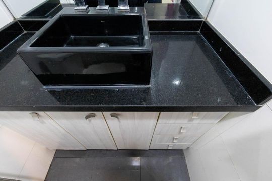 Banheiro de apartamento à venda com 2 quartos, 53m² em Campos Elíseos, São Paulo