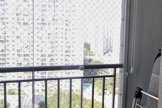 Sacada de apartamento à venda com 2 quartos, 57m² em Continental, Osasco