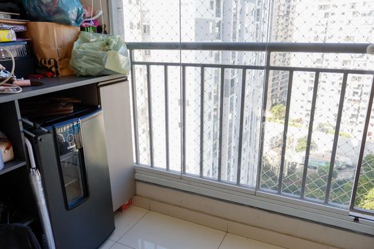 Sacada de apartamento à venda com 2 quartos, 57m² em Continental, Osasco