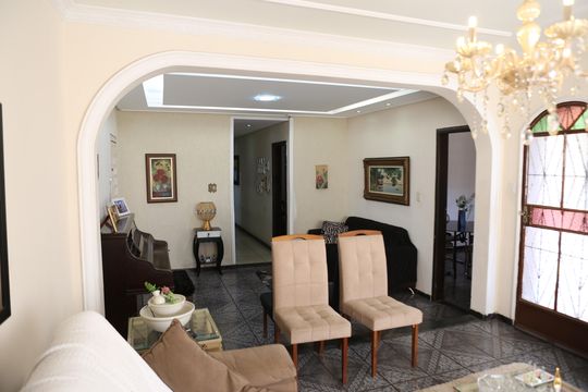 Sala de casa à venda com 5 quartos, 300m² em Jardim Vera Cruz, Contagem