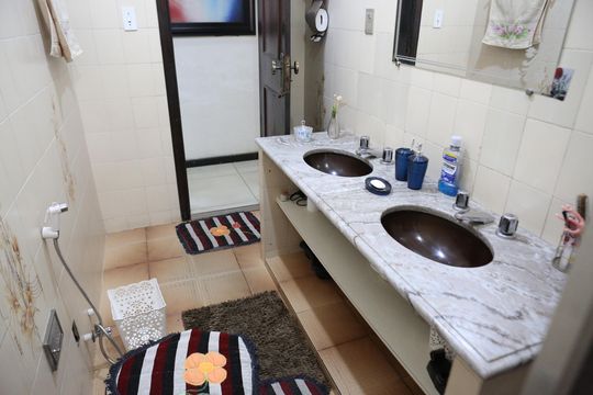 Banheiro Social de casa à venda com 5 quartos, 300m² em Jardim Vera Cruz, Contagem
