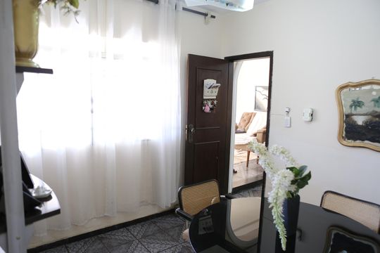 Sala de casa à venda com 5 quartos, 300m² em Jardim Vera Cruz, Contagem