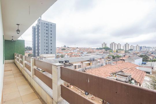 Varanda de casa à venda com 4 quartos, 410m² em Vila Arapua, São Paulo