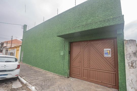 Fachada de casa à venda com 4 quartos, 410m² em Vila Arapua, São Paulo