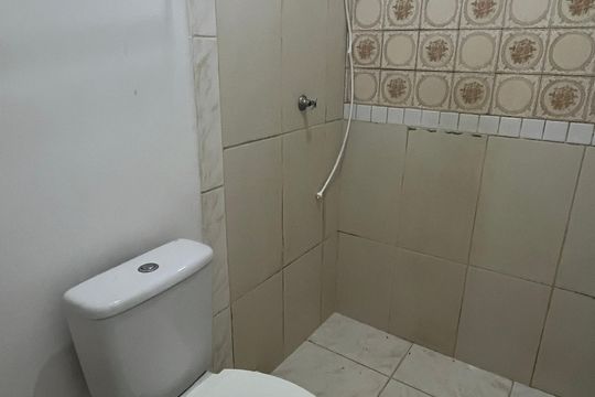 Banheiro de kitnet/studio para alugar com 1 quarto, 25m² em Cidade Universitária, Campinas