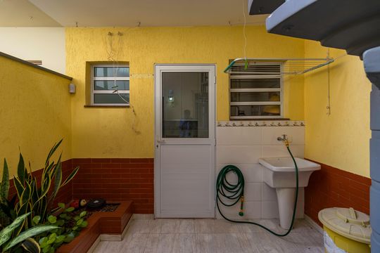 Área Externa de casa à venda com 2 quartos, 150m² em Vila Sonia, São Paulo