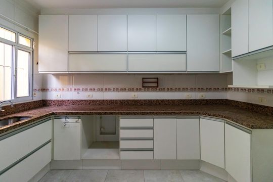 Cozinha de casa à venda com 2 quartos, 150m² em Vila Sonia, São Paulo