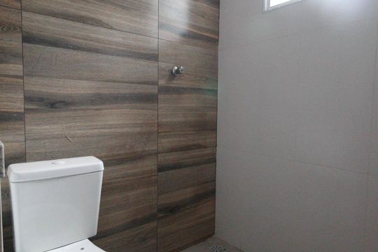 Banheiro de apartamento à venda com 2 quartos, 40m² em Lauzane Paulista, São Paulo