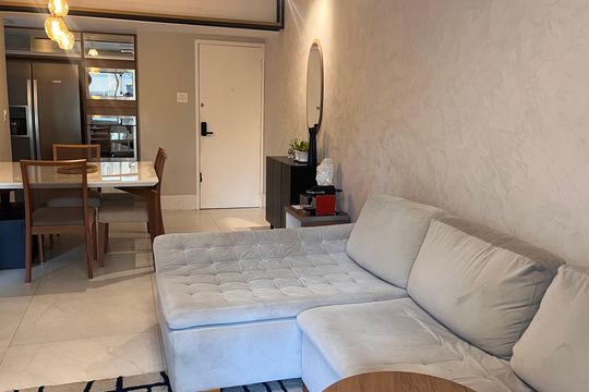 Sala de apartamento para alugar com 2 quartos, 62m² em Barra da Tijuca, Rio de Janeiro