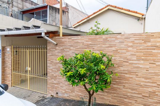 Fachada de casa à venda com 2 quartos, 142m² em Vila Guarani (zona Sul), São Paulo