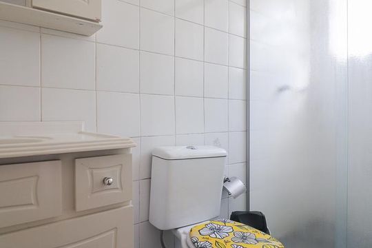 Banheiro Social de apartamento para alugar com 1 quarto, 58m² em Sarandi, Porto Alegre