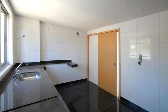Cozinha de apartamento à venda com 2 quartos, 168m² em Buritis, Belo Horizonte