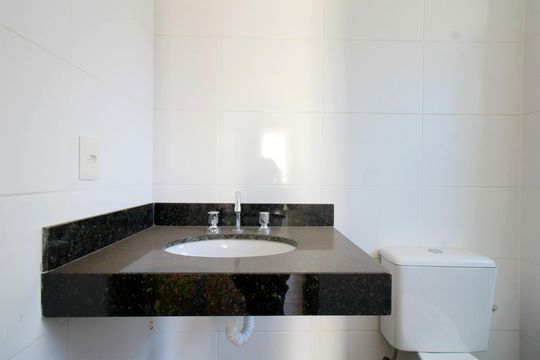 Banheiro da Suíte de apartamento à venda com 2 quartos, 168m² em Buritis, Belo Horizonte