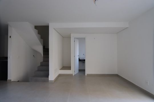 Sala de casa de condomínio à venda com 3 quartos, 170m² em Vila Mariana, São Paulo