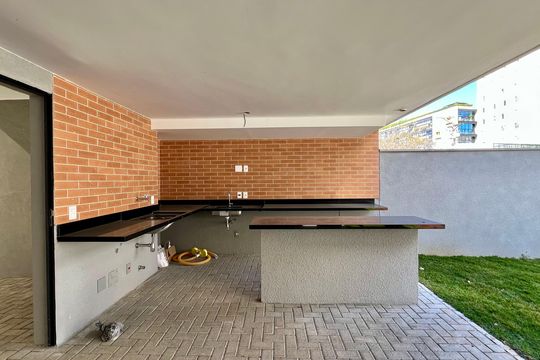 Área comum de casa à venda com 3 quartos, 276m² em Vila Madalena, São Paulo