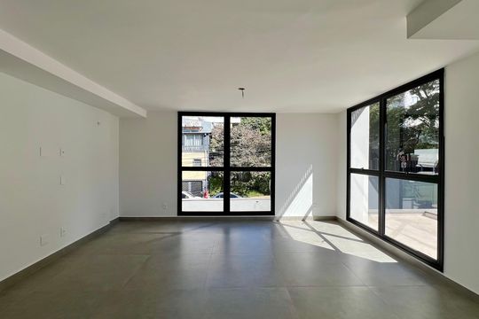Sala de casa à venda com 3 quartos, 276m² em Vila Madalena, São Paulo