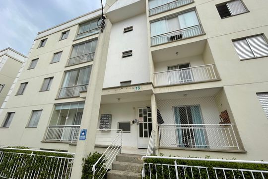 Fachada do bloco de apartamento para alugar com 3 quartos, 70m² em Caiapia, Cotia