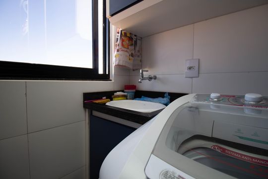 Cozinha e Área de Serviço de apartamento para alugar com 2 quartos, 55m² em Setor Habitacional Vicente Pires, Brasília