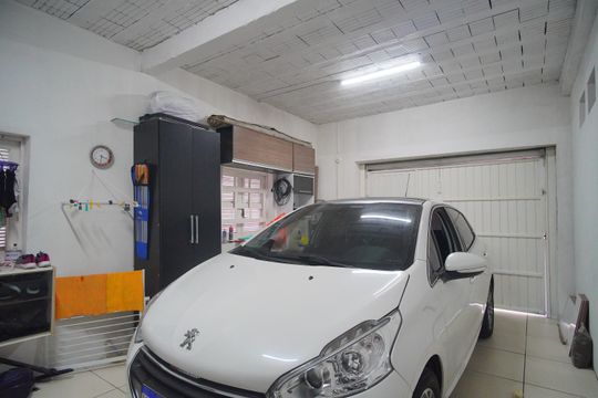 Garagem de casa à venda com 2 quartos, 169m² em Canudos, Novo Hamburgo