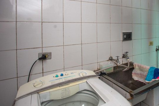 Área de Serviço de casa à venda com 4 quartos, 210m² em Taboão, Diadema
