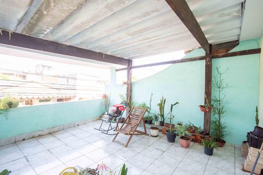 Varanda de casa à venda com 4 quartos, 210m² em Taboão, Diadema